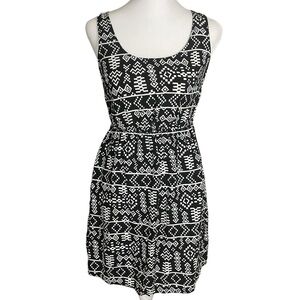 West Loop Small Black and White Patterned Sleeveless Dress